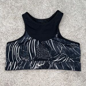 Nike Halter Neck Sports Bra - Black/White/Gray
